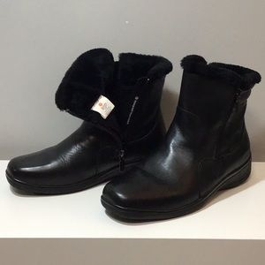 Blondo black leather ankle boots